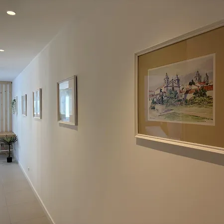 Town 2-bedroom Classy شقة *