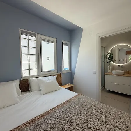 Town 2-bedroom Classy شقة