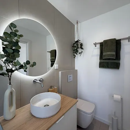 Town 2-bedroom Classy شقة