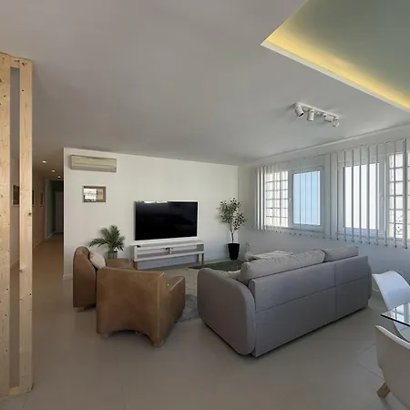 Town 2-bedroom Classy شقة