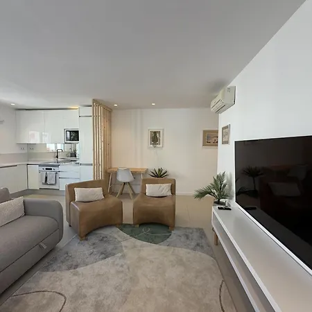Town 2-bedroom Classy شقة